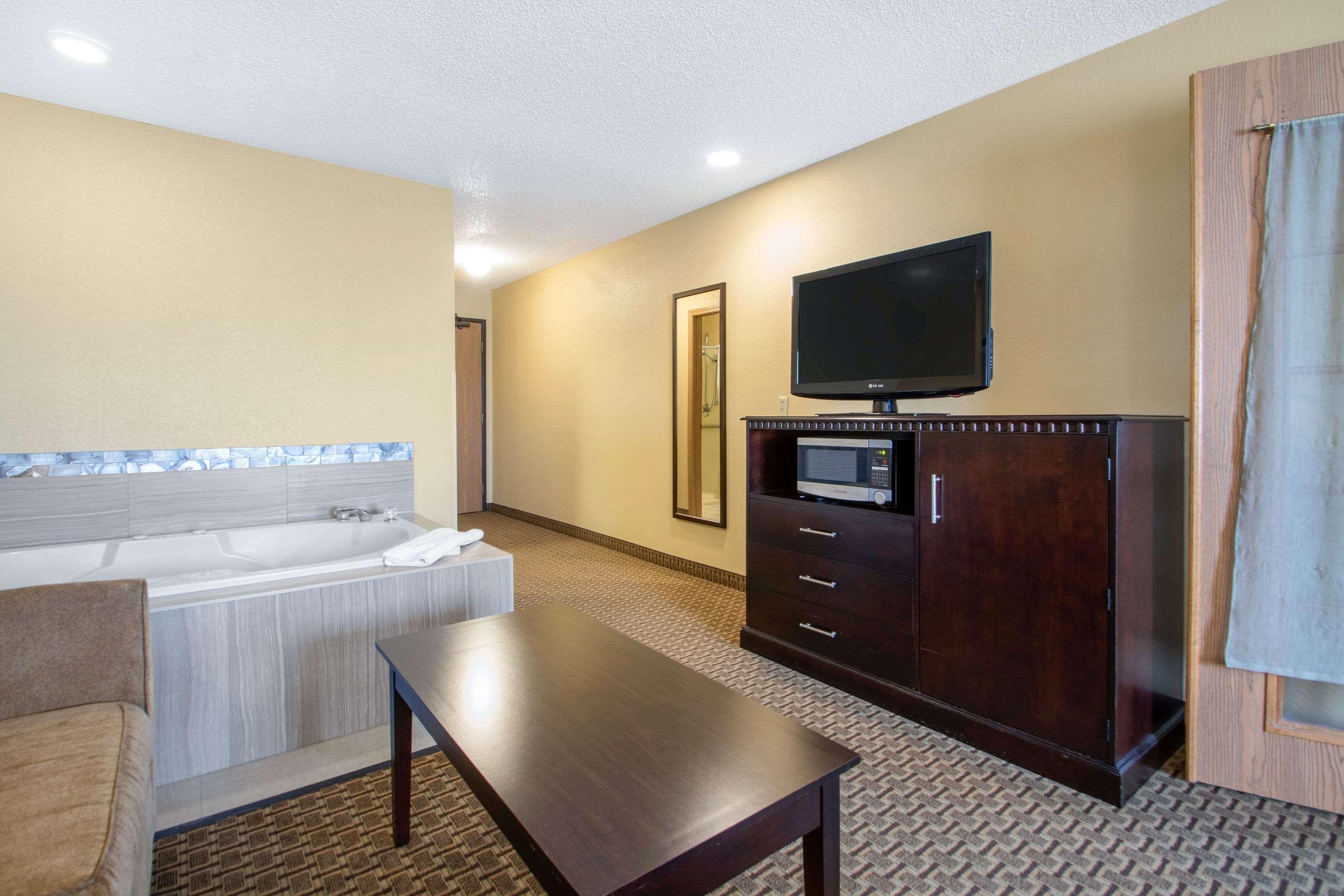 פורטג' Comfort Suites Wisconsin Dells Area מראה חיצוני תמונה